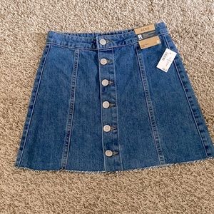 Aeropostale denim skirt. Size 0. Brand New